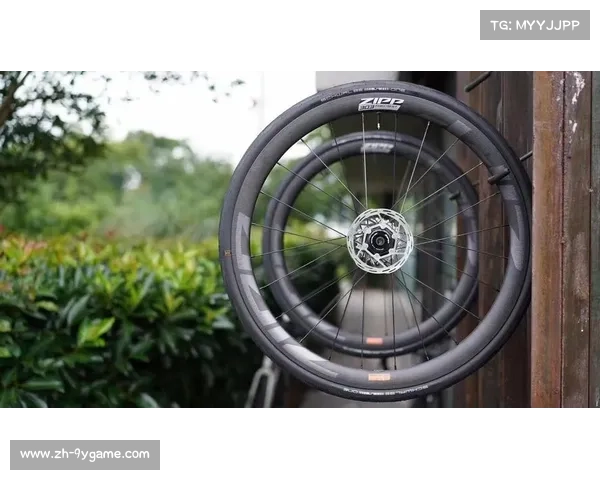 静藤轮组携手敦煌研究院推出飞天主题限量碳刀创新合作款